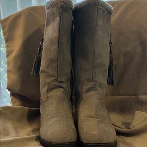 Gray Women's Boots with Tassel Detail